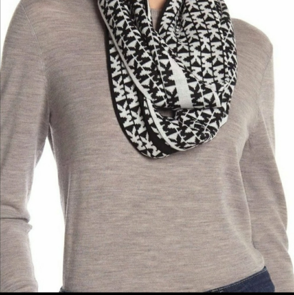 NEW MK Knit Infinity Loop Scarf - Picture 6 of 6